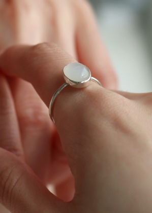 The moonstone silver ring