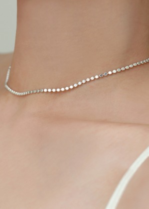 The dot silver necklace