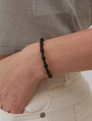 oval onyx bracelet